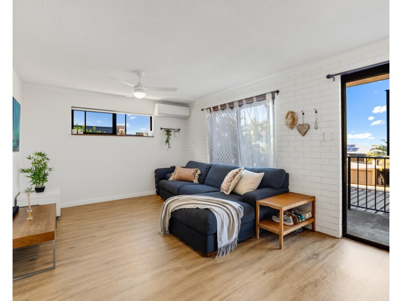 2/14 Kalinda Avenue, Mooloolaba QLD 4557
