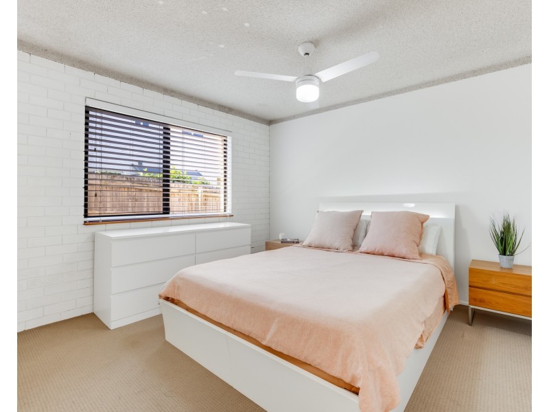 2/14 Kalinda Avenue, Mooloolaba QLD 4557