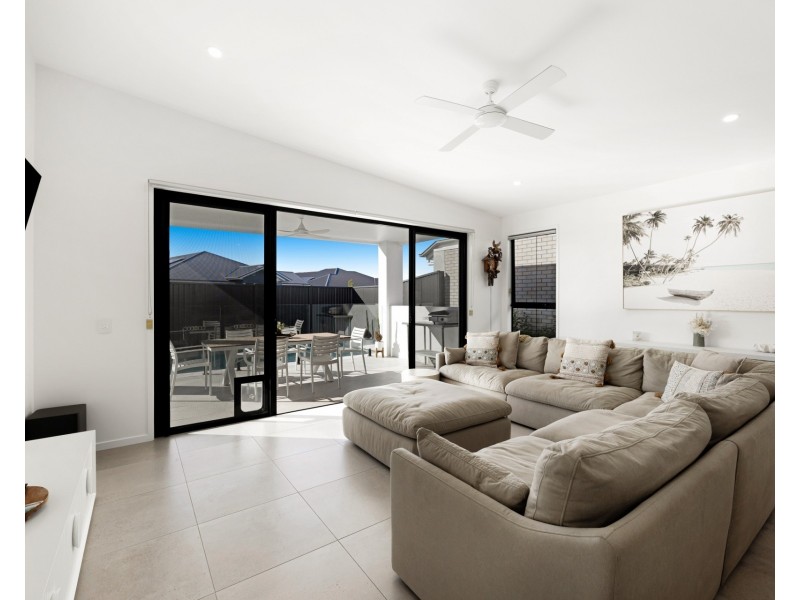 16 Ascot Circuit, Palmview QLD 4553