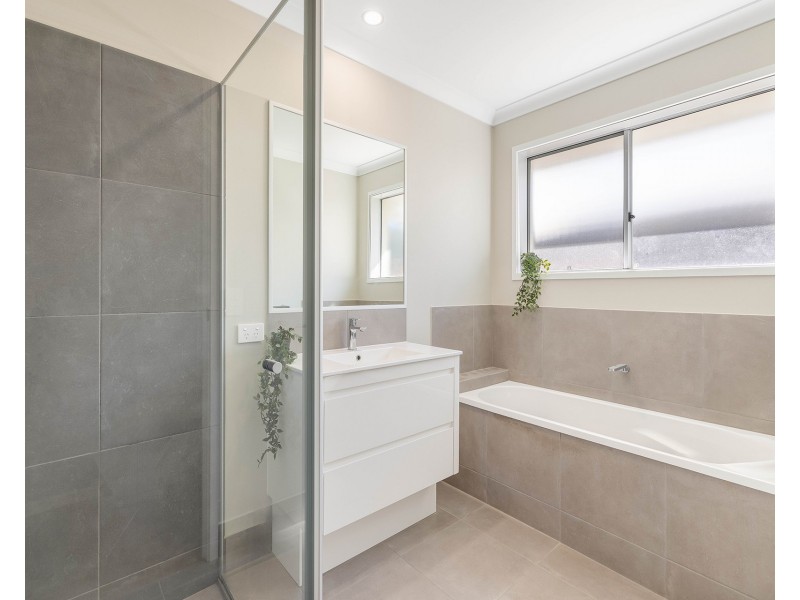 65 Creekside Circuit, Nambour QLD 4560