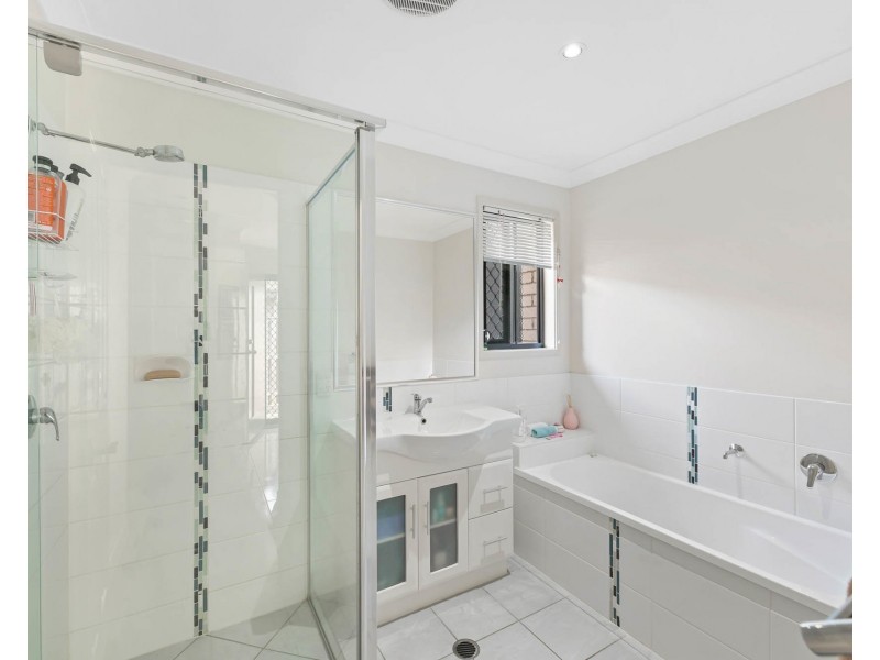 6 Clarence Court, Maroochydore QLD 4558