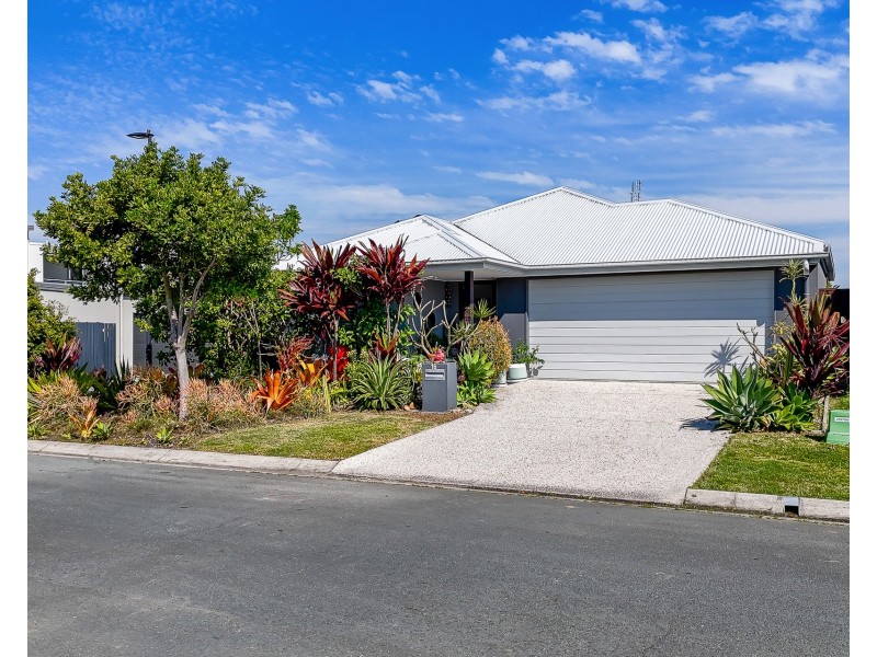 16 Potts Street, Palmview QLD 4553