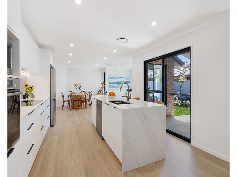 2 Woodlands Crescent, Buderim QLD 4556