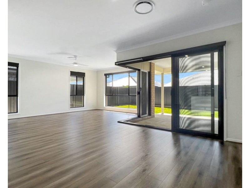 83 Flintwood Crescent, Palmview QLD 4553