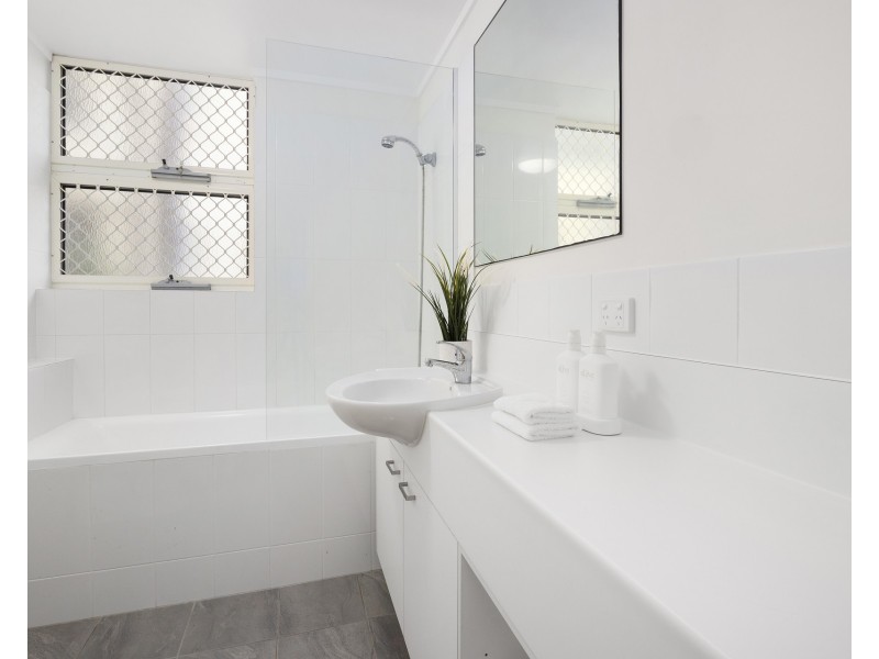 2/81 Parkyn Parade, Mooloolaba QLD 4557