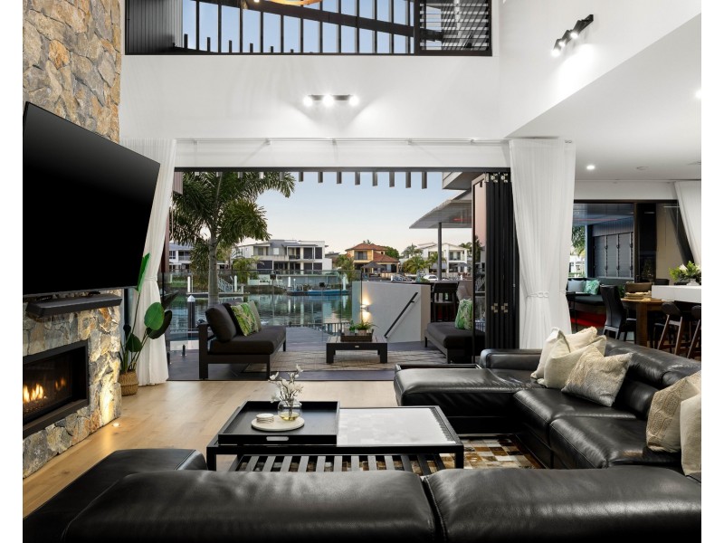 House 1/6 Tarawa Street, Kawana Island QLD 4575