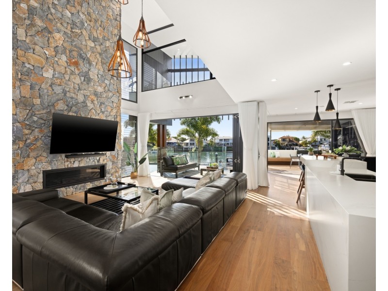 House 1/6 Tarawa Street, Kawana Island QLD 4575