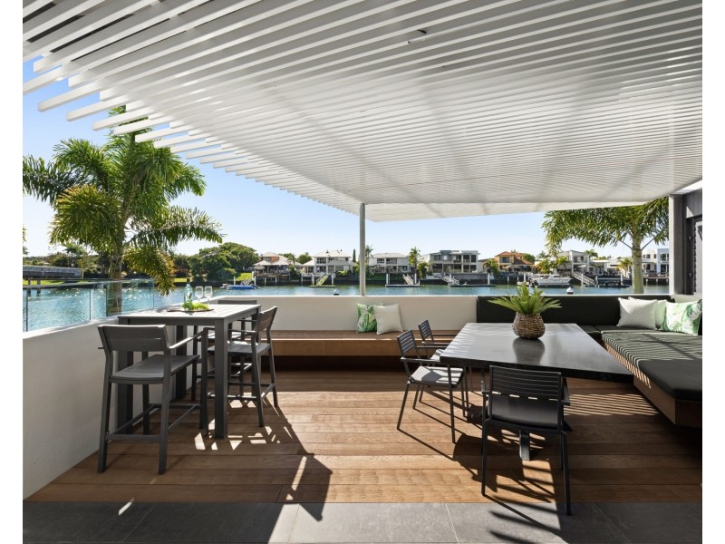 House 1/6 Tarawa Street, Kawana Island QLD 4575