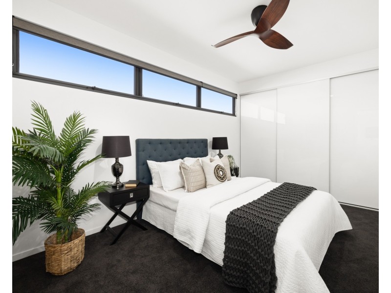 House 1/6 Tarawa Street, Kawana Island QLD 4575