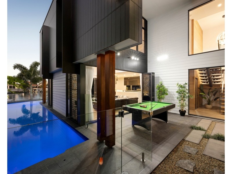 House 1/6 Tarawa Street, Kawana Island QLD 4575