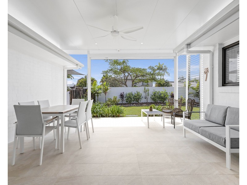 27 Amarina Avenue, Mooloolaba QLD 4557