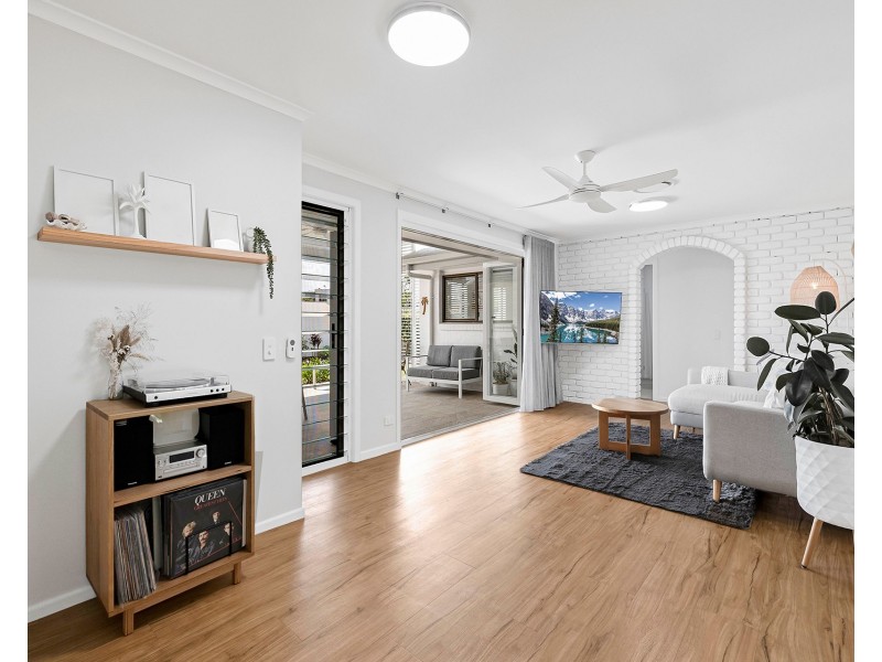 27 Amarina Avenue, Mooloolaba QLD 4557