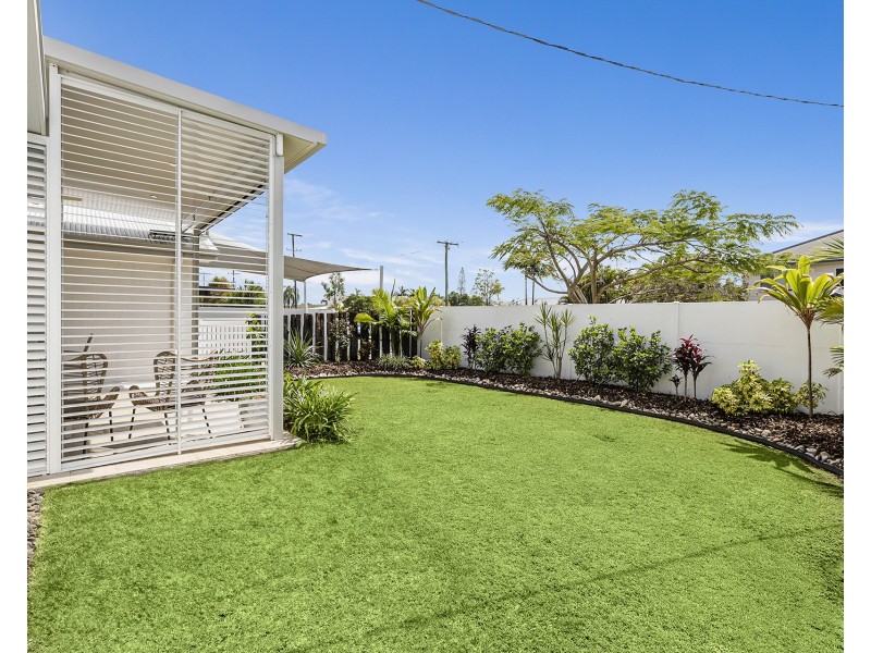 27 Amarina Avenue, Mooloolaba QLD 4557