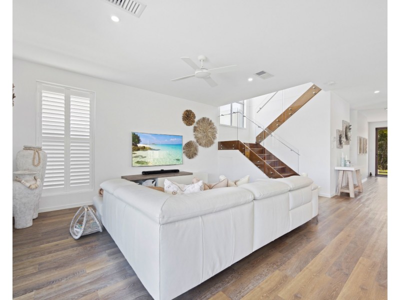 4 Causeway Court, Mountain Creek QLD 4557