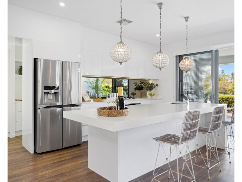 4 Causeway Court, Mountain Creek QLD 4557