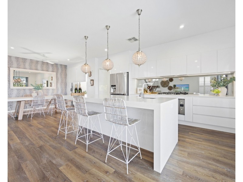 4 Causeway Court, Mountain Creek QLD 4557