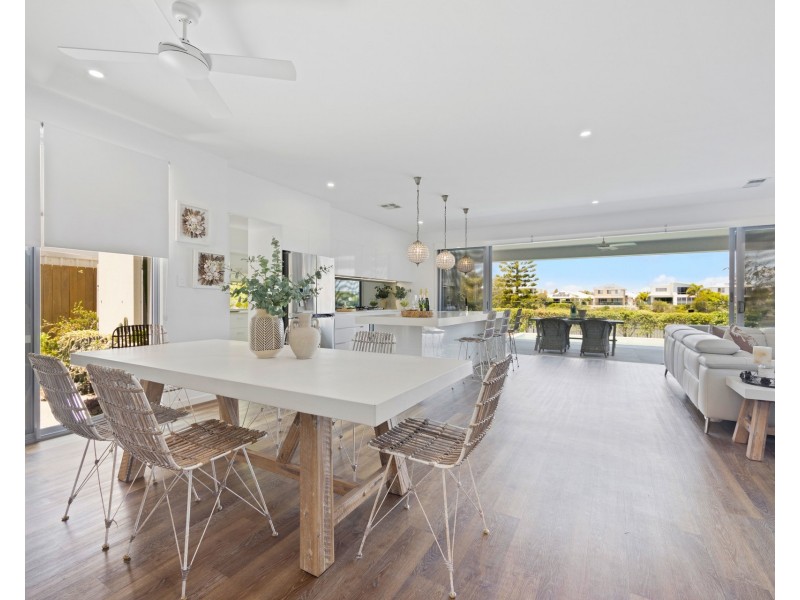 4 Causeway Court, Mountain Creek QLD 4557