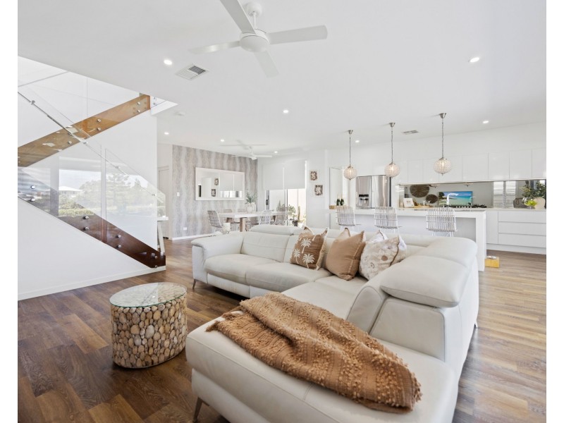 4 Causeway Court, Mountain Creek QLD 4557