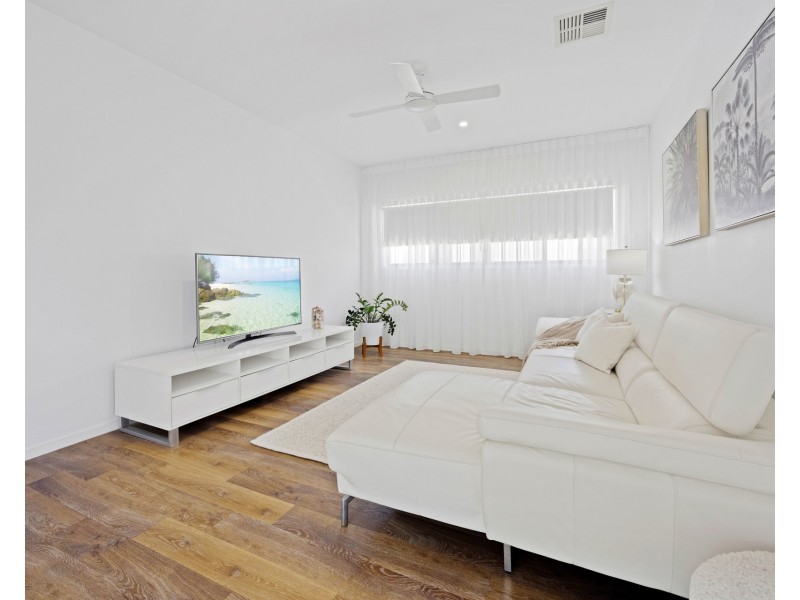 4 Causeway Court, Mountain Creek QLD 4557