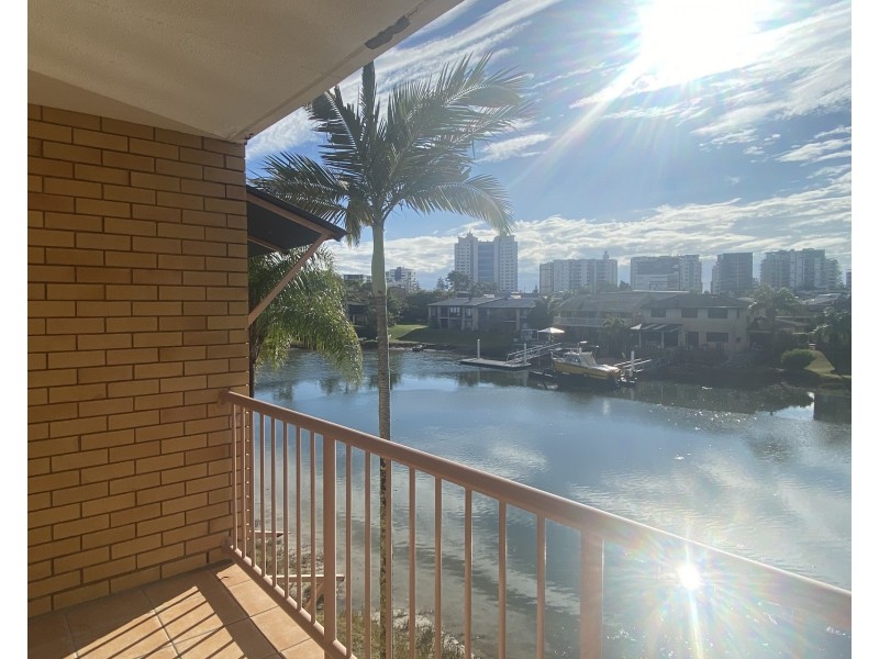 8/8 Tarwarri Crescent, Mooloolaba QLD 4557