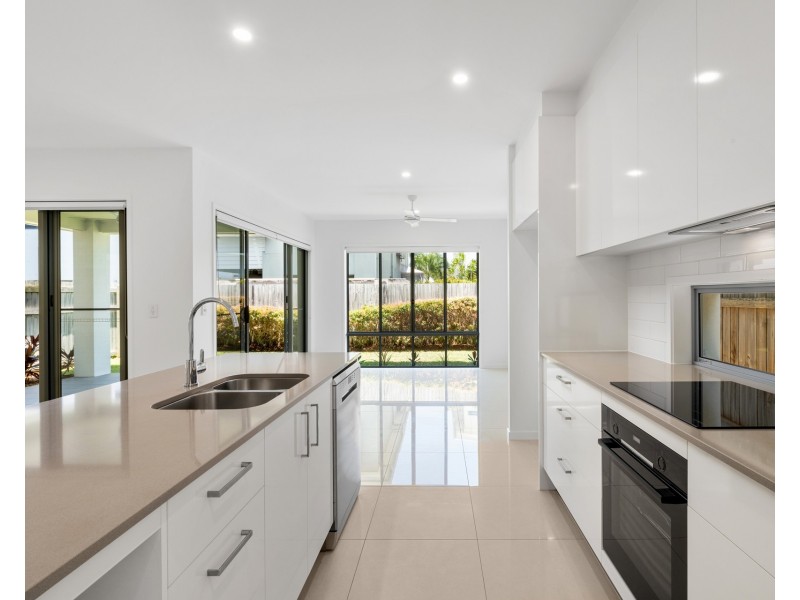 60 Lighthouse Circuit, Birtinya QLD 4575