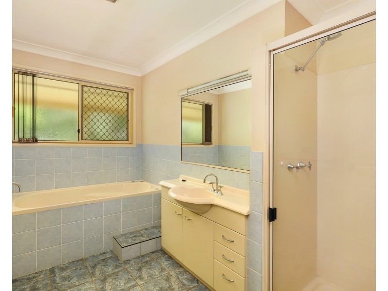 3 Liuda Court, Samford Valley QLD 4520