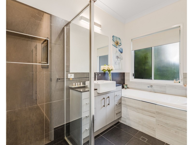 15 Allambie Place, Landsborough QLD 4550