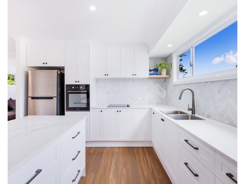 10 Honeysuckle Drive, Montville QLD 4560