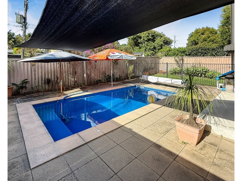 4 Avocado Crescent, Bli Bli QLD 4560