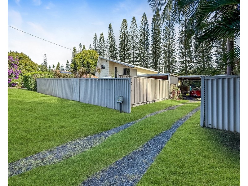 4 Avocado Crescent, Bli Bli QLD 4560