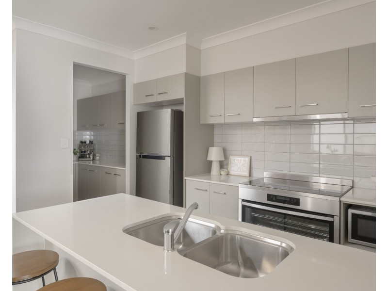 43 Darwin Circuit, North Lakes QLD 4509