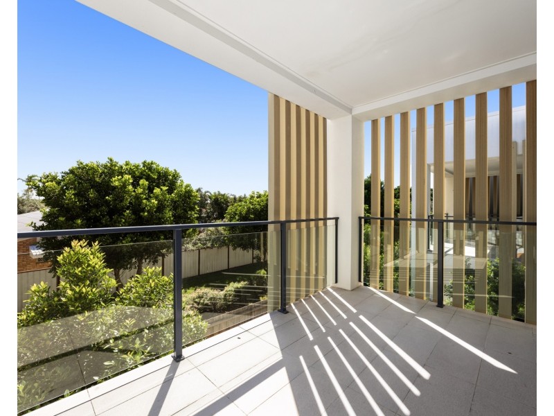 3/2A Regatta Boulevard, Wurtulla QLD 4575