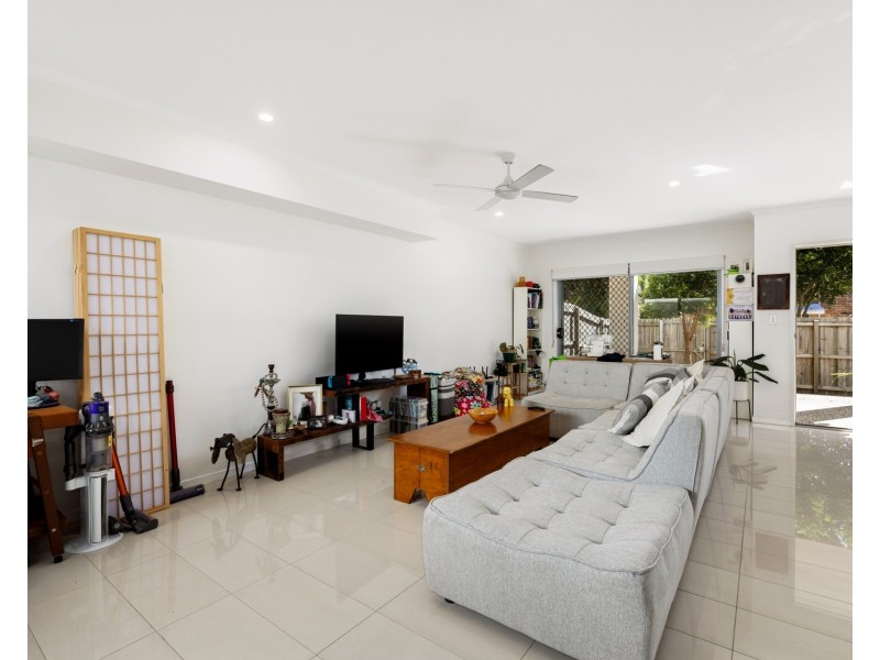 3/2A Regatta Boulevard, Wurtulla QLD 4575