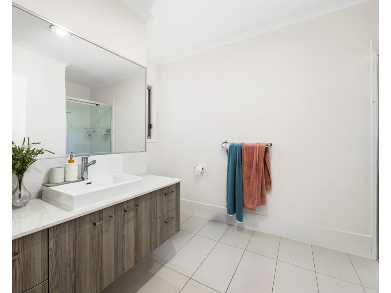 3/2A Regatta Boulevard, Wurtulla QLD 4575