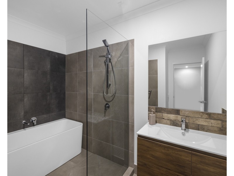 48 Palm Forest Circuit, Forest Glen QLD 4556