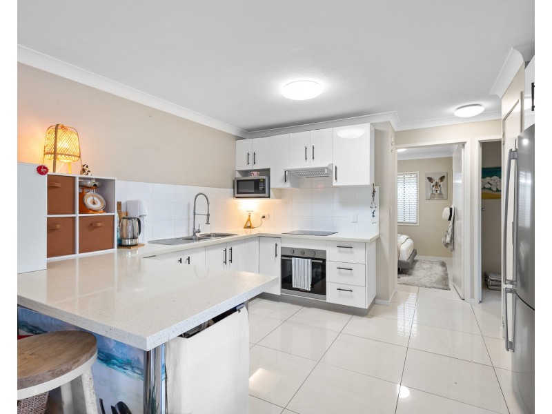 2/16 Muraban Street, Mooloolaba QLD 4557