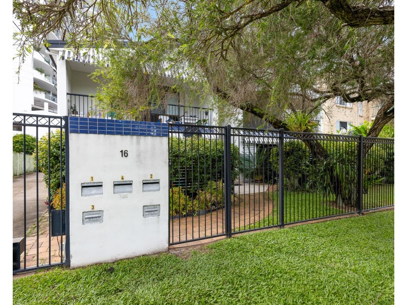 2/16 Muraban Street, Mooloolaba QLD 4557