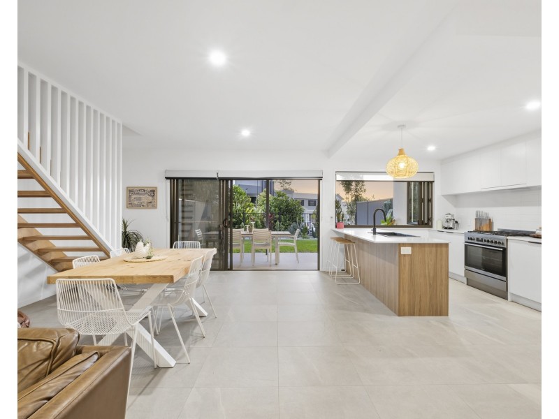 5 Cycad Lane, Forest Glen QLD 4556