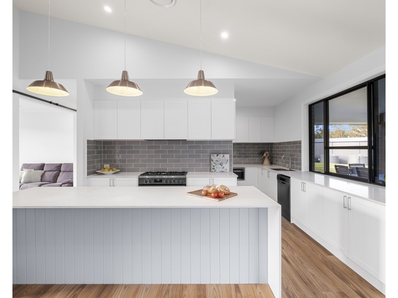 28 Cook Road, Glass House Mountains QLD 4518