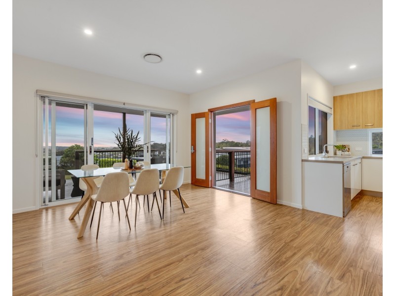 29 Mon Terre Drive, Little Mountain QLD 4551