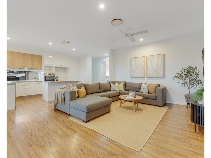 29 Mon Terre Drive, Little Mountain QLD 4551