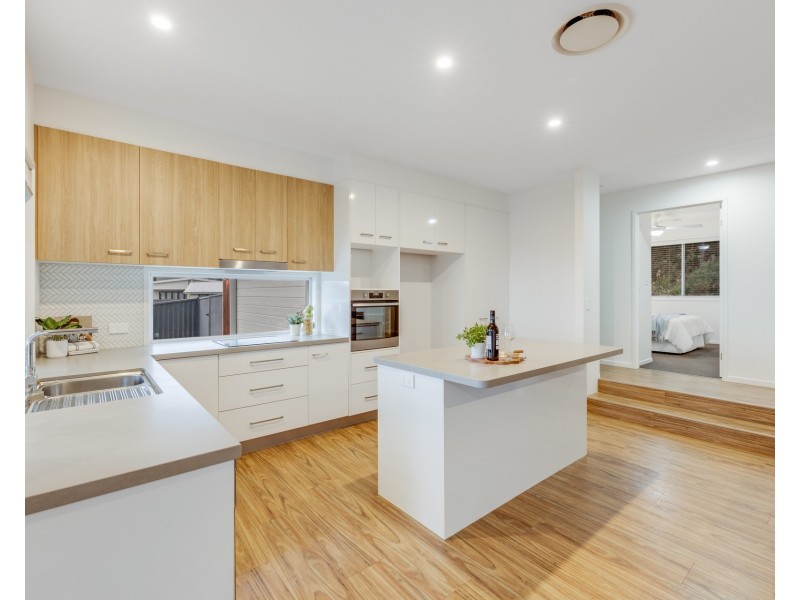 29 Mon Terre Drive, Little Mountain QLD 4551