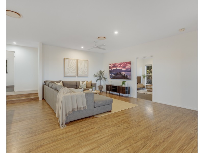 29 Mon Terre Drive, Little Mountain QLD 4551