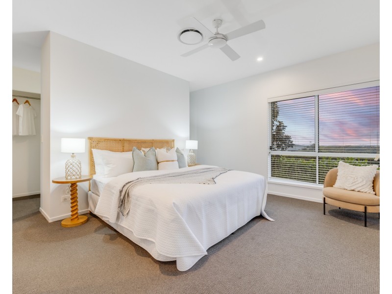 29 Mon Terre Drive, Little Mountain QLD 4551