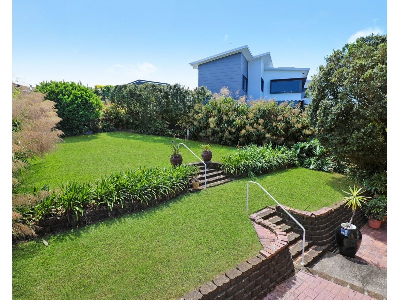 2 Ikara Street, Battery Hill QLD 4551