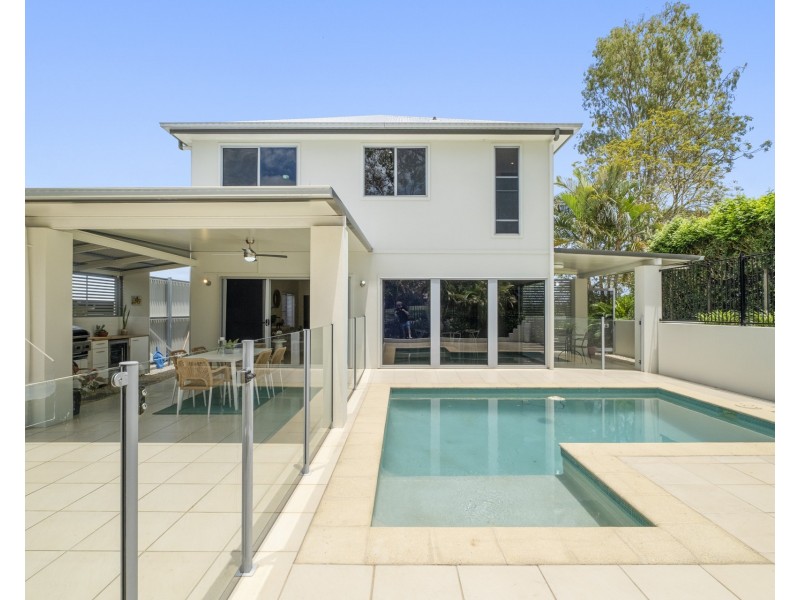 16 Rocklea Drive, Southside QLD 4570