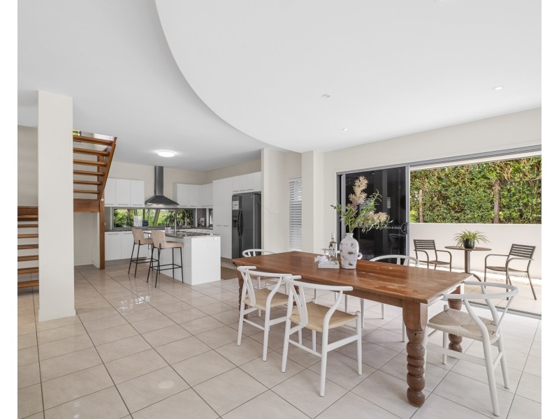 16 Rocklea Drive, Southside QLD 4570