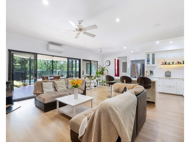 35 Mooloolah Road, Mooloolah Valley QLD 4553