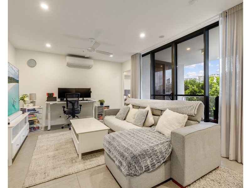 102/37 Smith Street, Mooloolaba QLD 4557