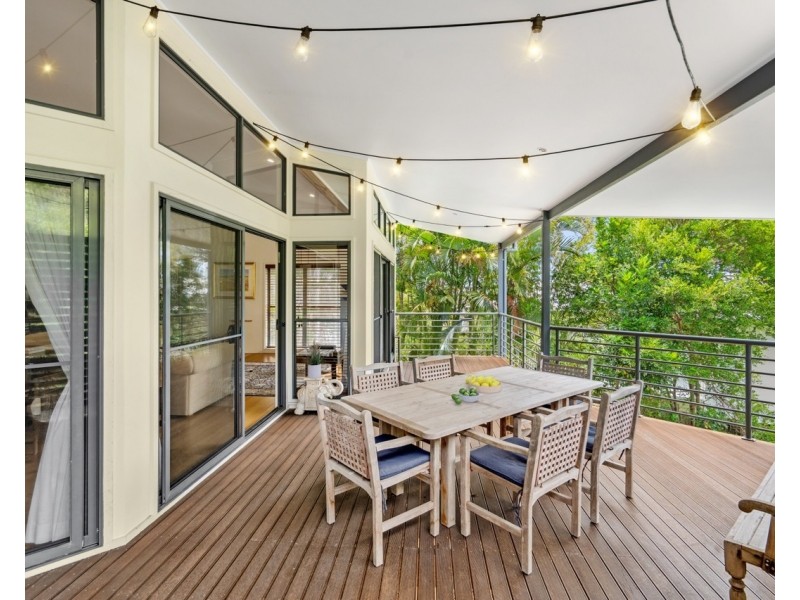15 Ocean Crest Place, Alexandra Headland QLD 4572